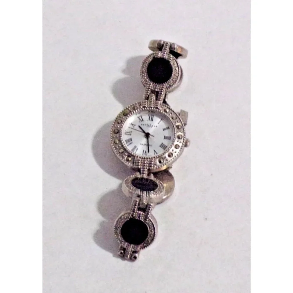 LA Express Ladies Wristwatch LAX 968 Silver w/Black Stones Bracelet‎ Quartz E261